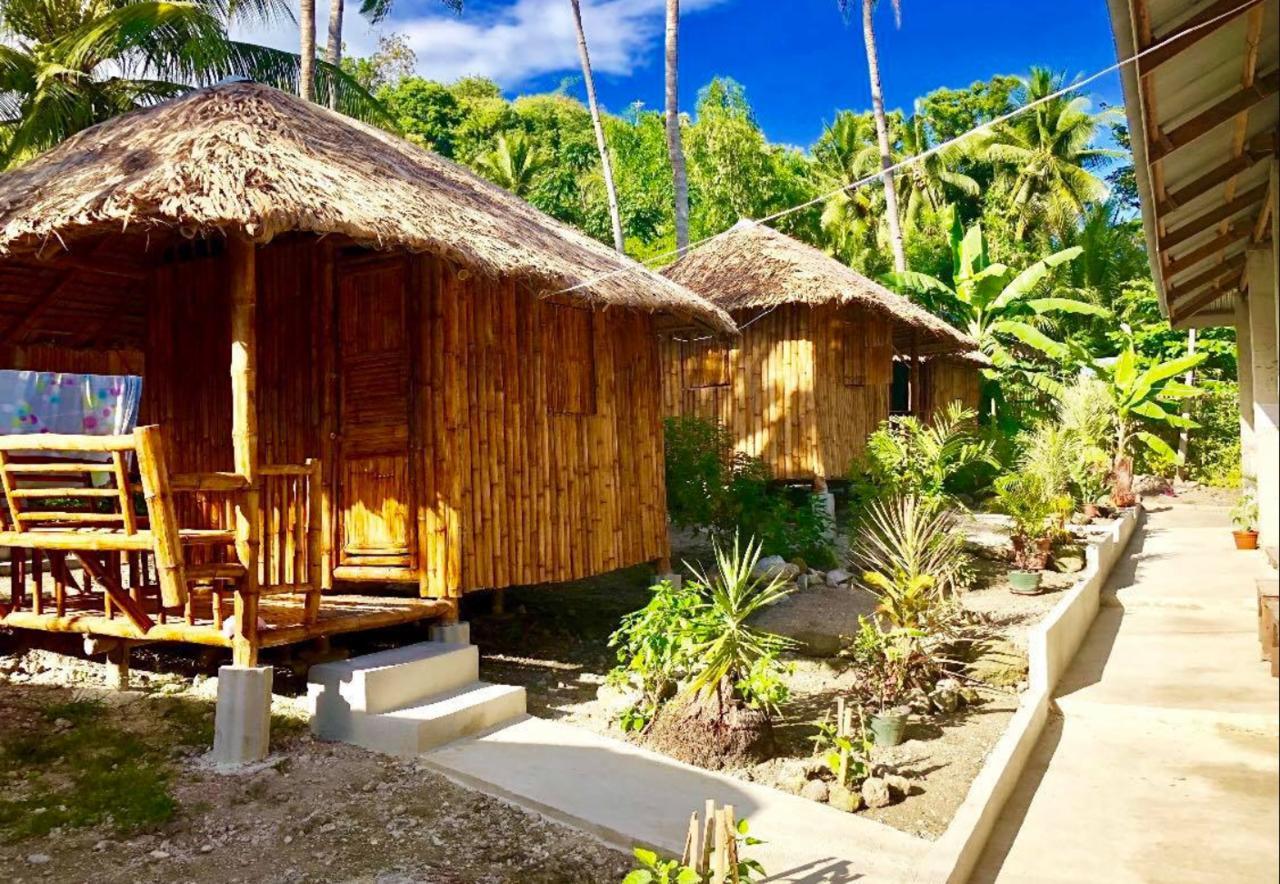 Sharky Hostel Oslob Exterior photo