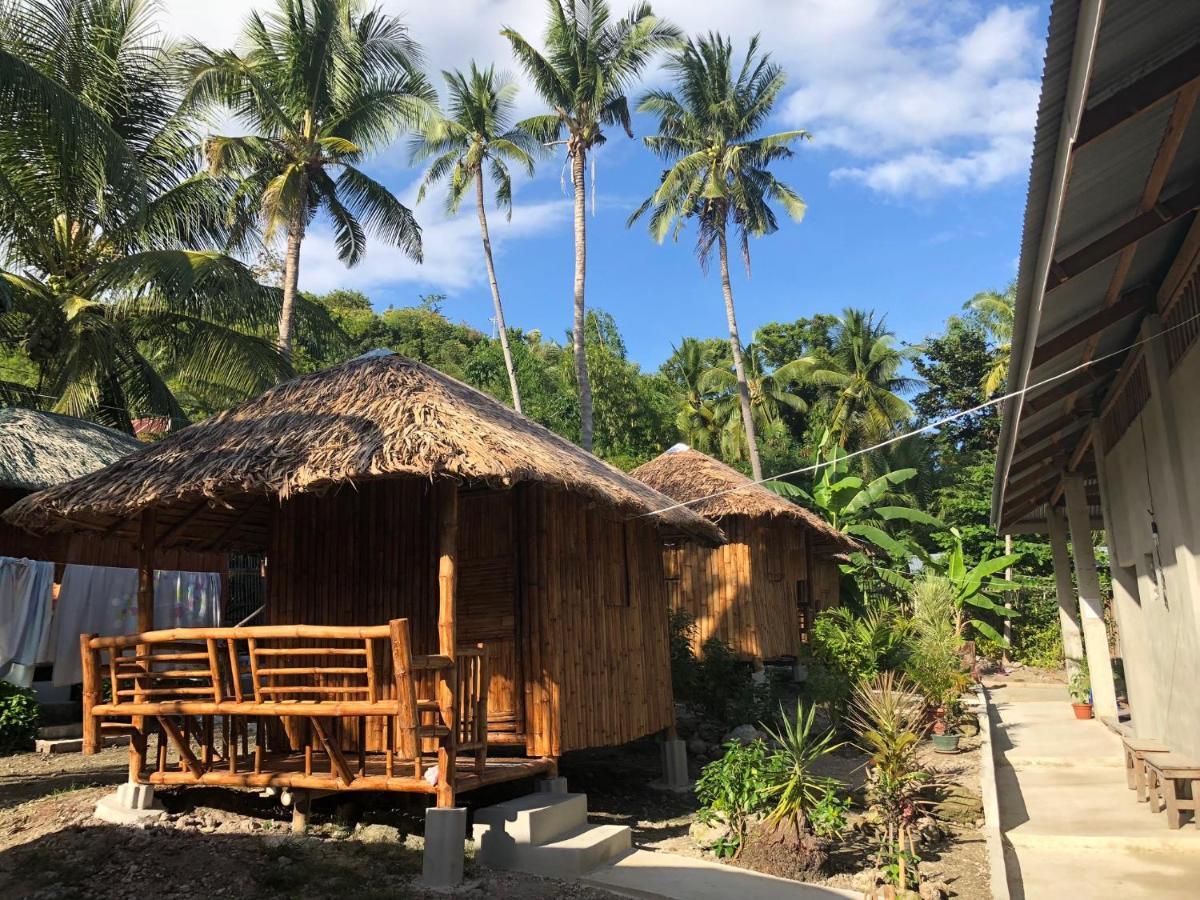 Sharky Hostel Oslob Exterior photo